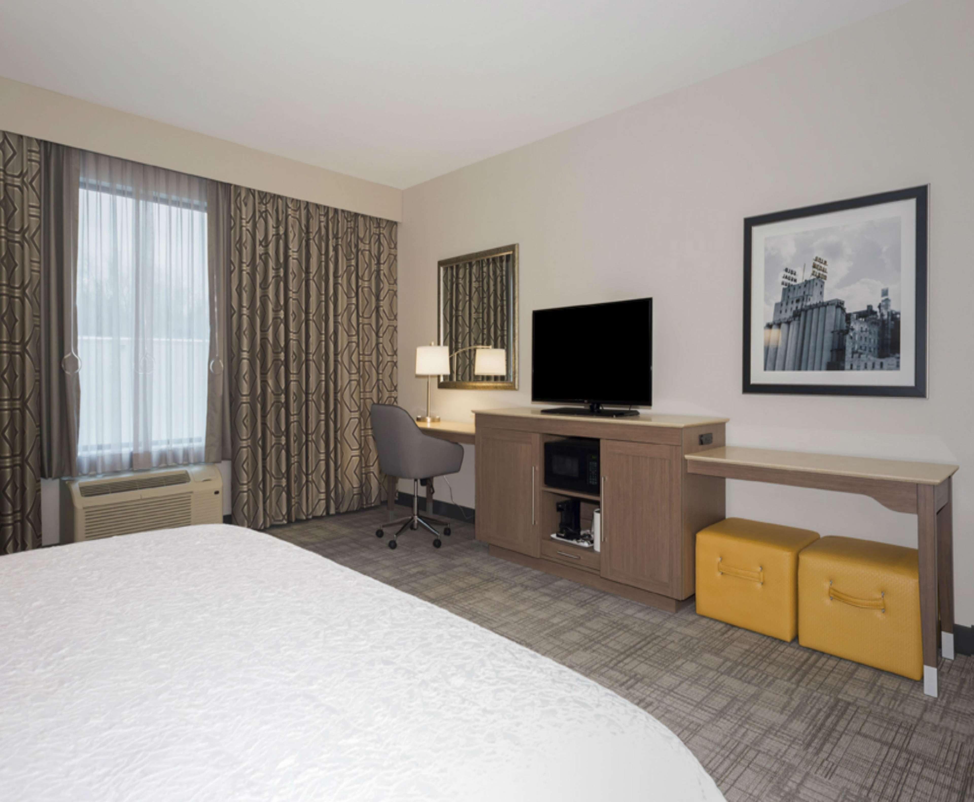 Hampton Inn And Suites Minneapolis University Area, Mn Buitenkant foto